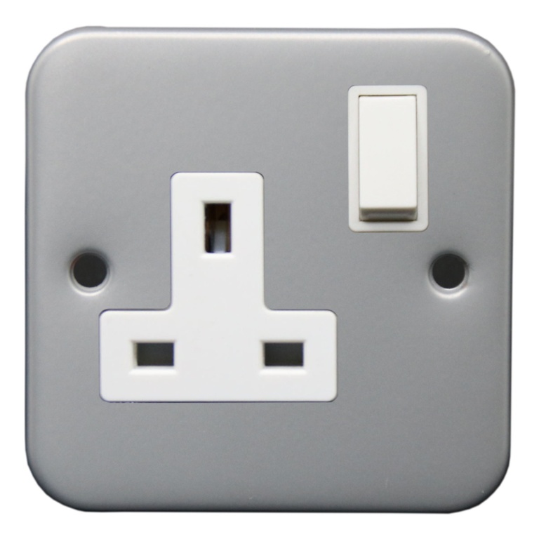 Metal Clad 1 Gang Switched Socket Double Pole - 13A